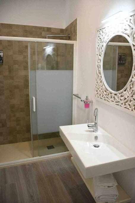רונדה X C Apartamentos Morales & Arnal מראה חיצוני תמונה